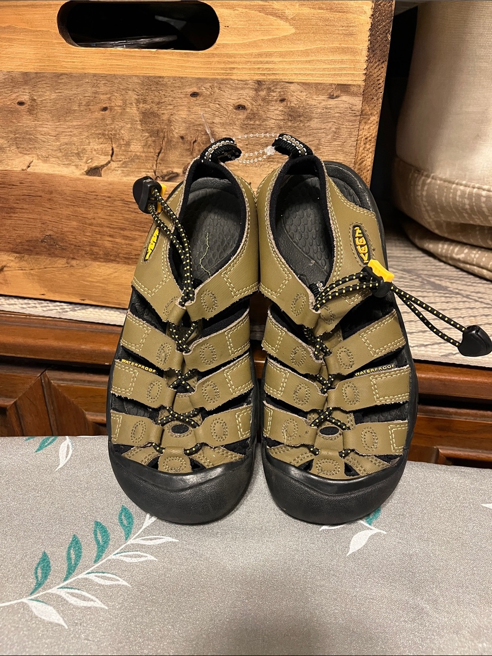 Keen Olive Green and Black Closed-Toe Outdoor Sandals 1